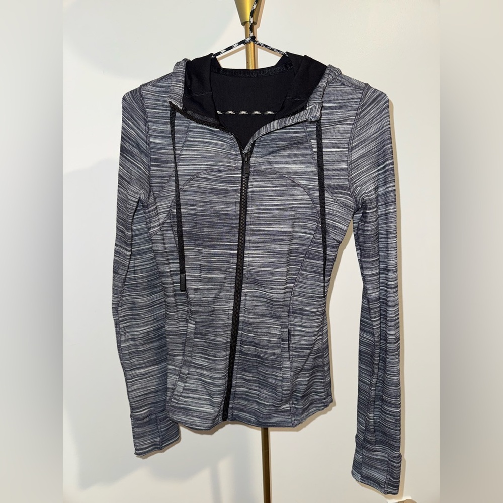 LULULEMON HOODED DEFINE JACKET